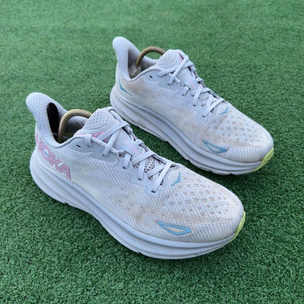 HOKA ONE ONE CLIFTON 9 - Women’s Running Shoes - SIZE 9B